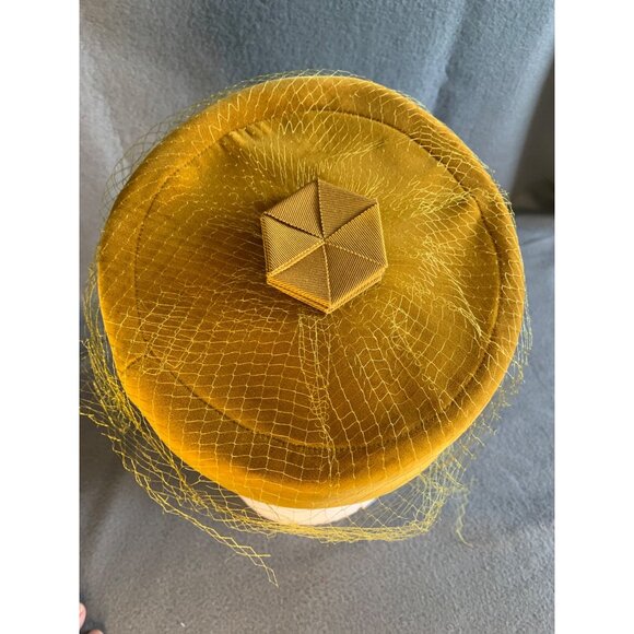Ladies Gold Velvet Hat with Netting Vintage - Picture 5 of 9